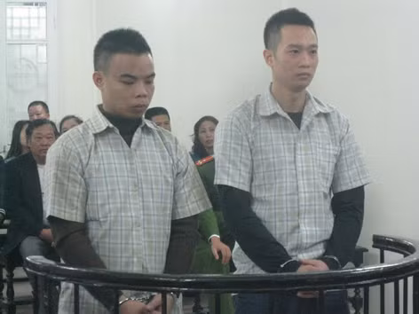 Hai bị cáo Vũ Hùng và Nguyễn Thành Dũng trong phiên xử ngày 22/11