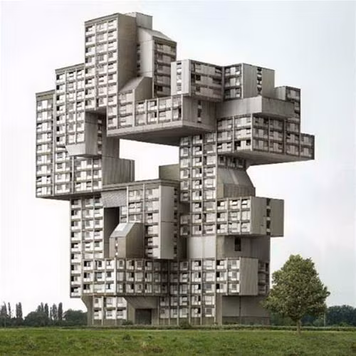 Tòa nhà quái dị nhất nằm trong bộ sưu tập của Filip Dujardin