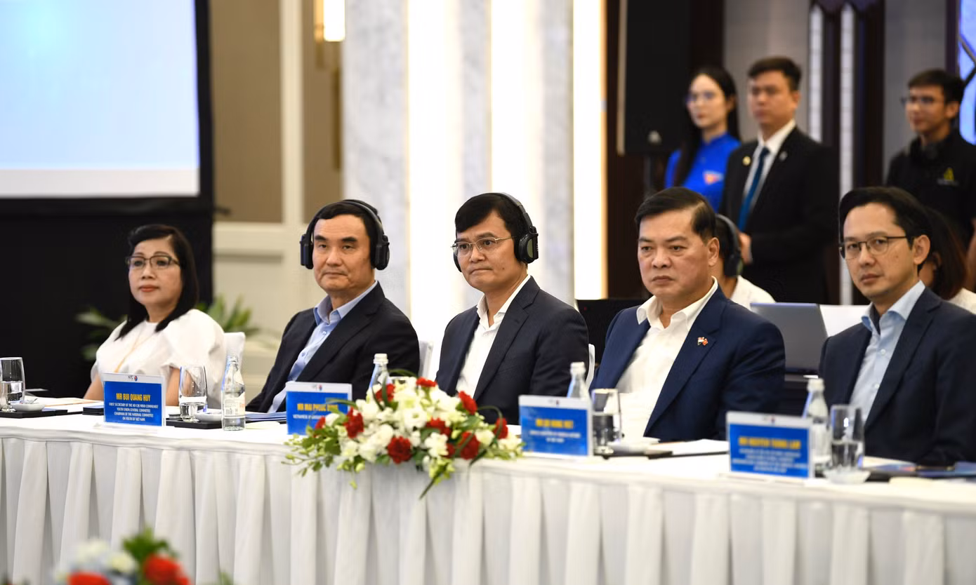 Các đại biểu tham dự chương trình. (Ảnh: Như Ý) Các đại biểu tham dự chương trình. (Ảnh: Như Ý)