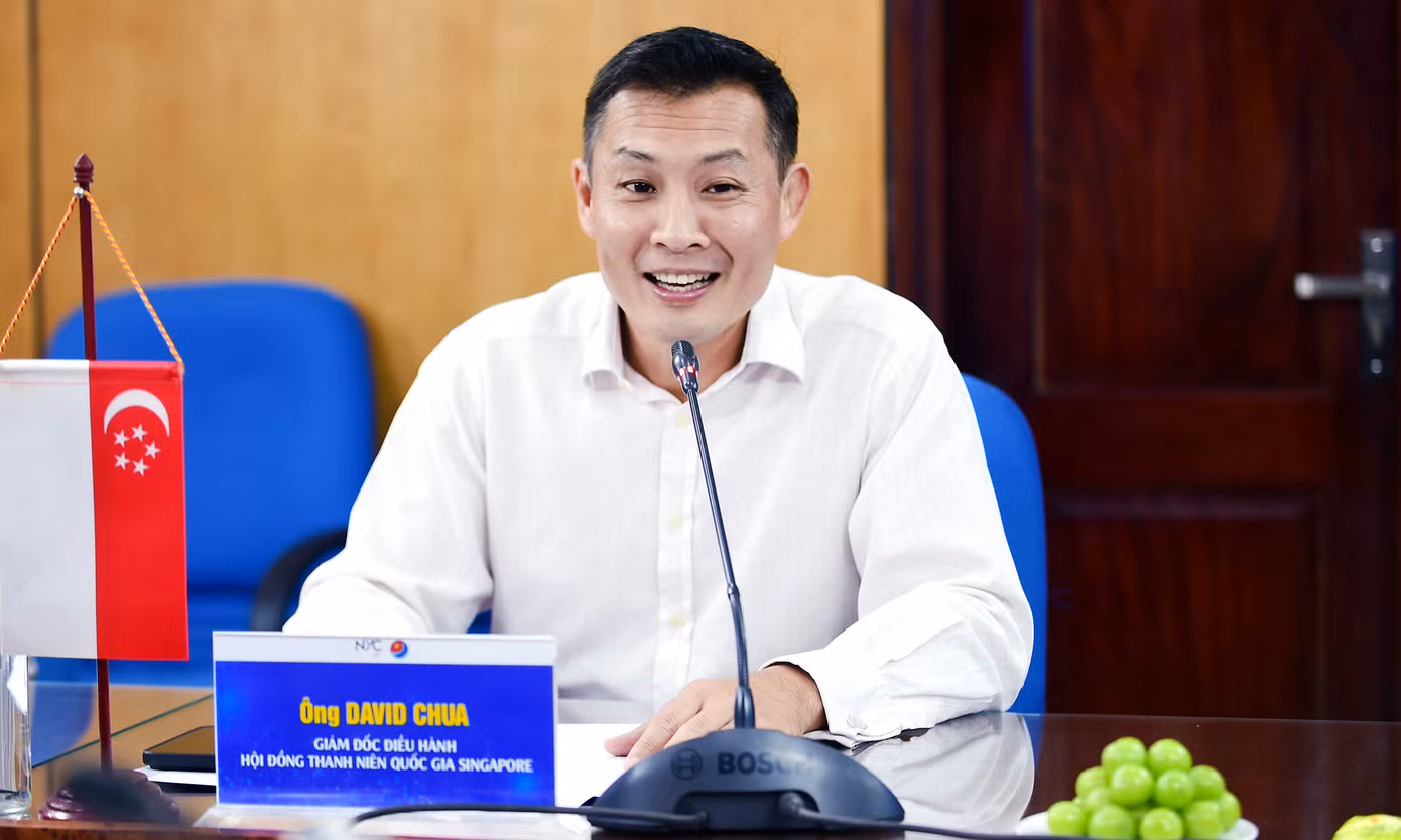 Ông David Chua trao đổi tại buổi tiếp. Ảnh: Xuân Tùng