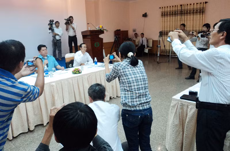 Chồng bà Diệu Hiền công bố thông tin trên và cho biết bà xuất ngoại để chữa bệnh ung thư
