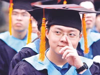 Lựa chọn của trí thức trẻ, trở thành chuyên gia hay vào quan trường? Ảnh: Phạm Yên - Hưng Bình