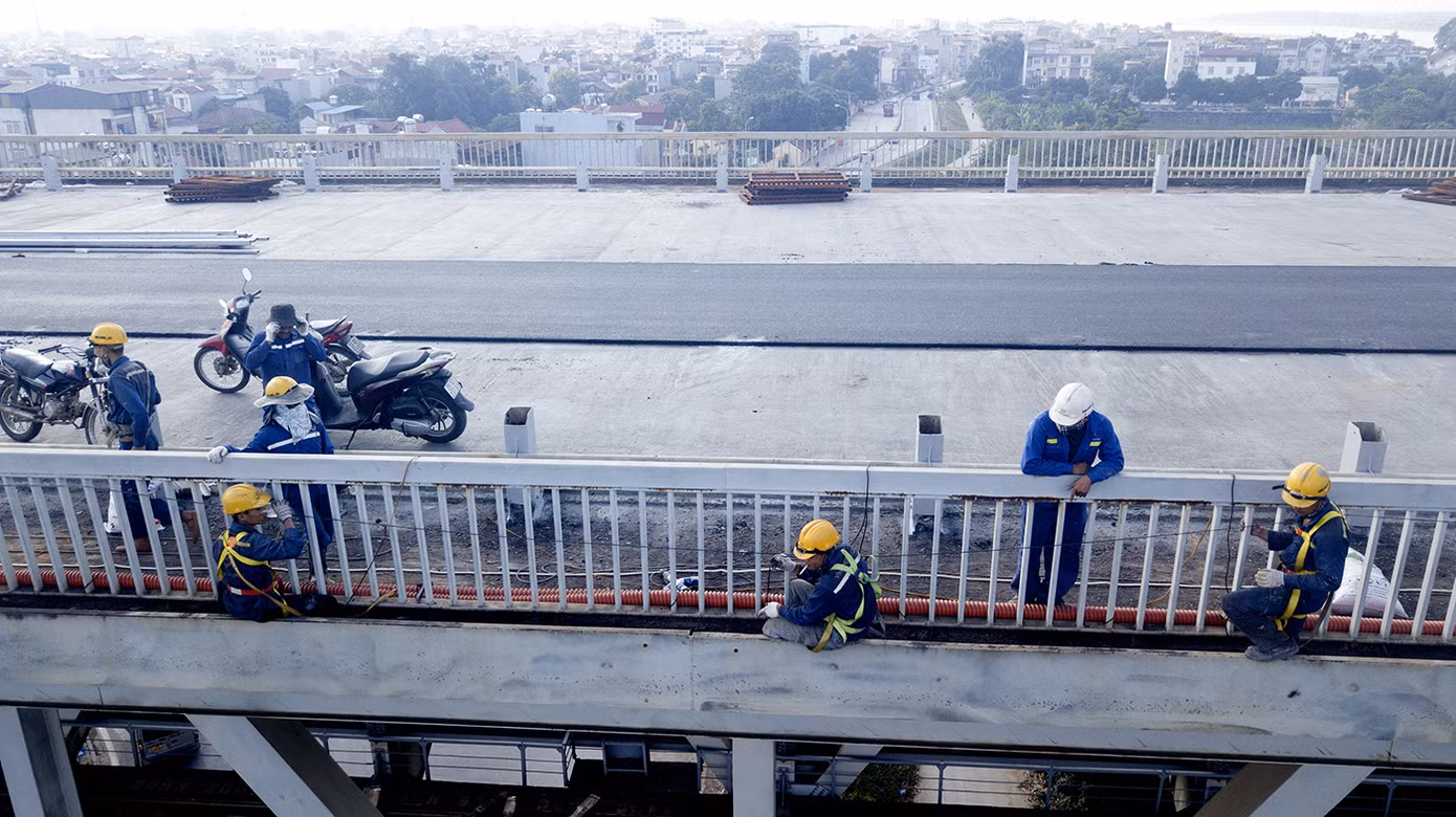 Mặt cầu Thăng Long đang được sửa ra sao? ảnh 4
