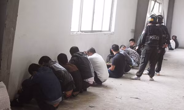 Các con bạc bị bắt giữ