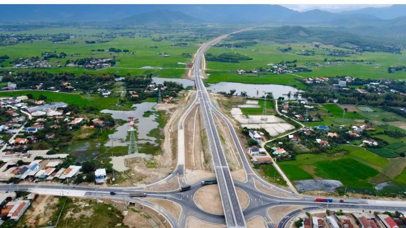 Cao tốc Vân Phong - Nha Trang sẽ thông xe vào lúc 16h30 ngày 19/4.