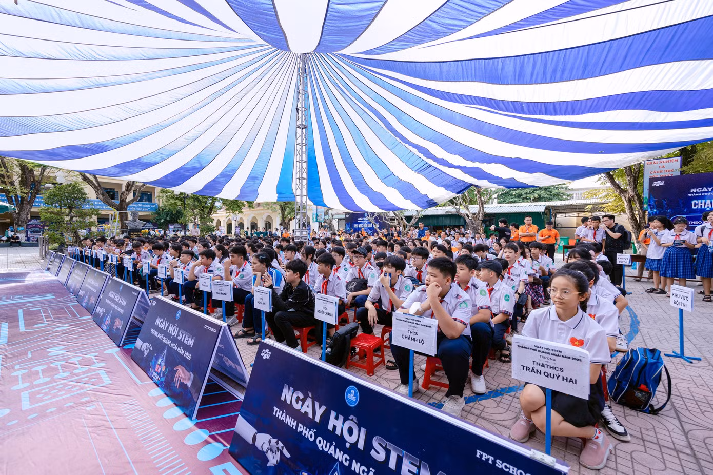 Học sinh 23 trường THCS tại thành phố Quảng Ngãi tham gia ngày hội Học sinh 23 trường THCS tại thành phố Quảng Ngãi tham gia ngày hội