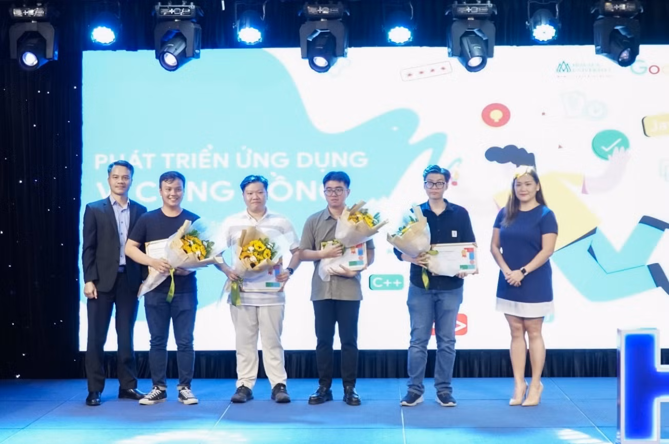 Nhóm sinh viên ngành CNTT HSU là đại diện duy nhất tại Đông Nam Á chiến thắng cuộc thi Google Solution Challenge 2022 Nhóm sinh viên ngành CNTT HSU là đại diện duy nhất tại Đông Nam Á chiến thắng cuộc thi Google Solution Challenge 2022