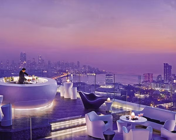 Cực đỉnh với những quán bar 'trên trời' ảnh 8
