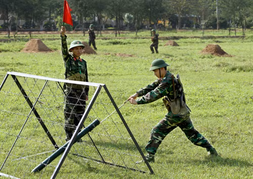 Cơ động mở cửa mở đánh chiếm đầu cầu bằng lượng nổ dài