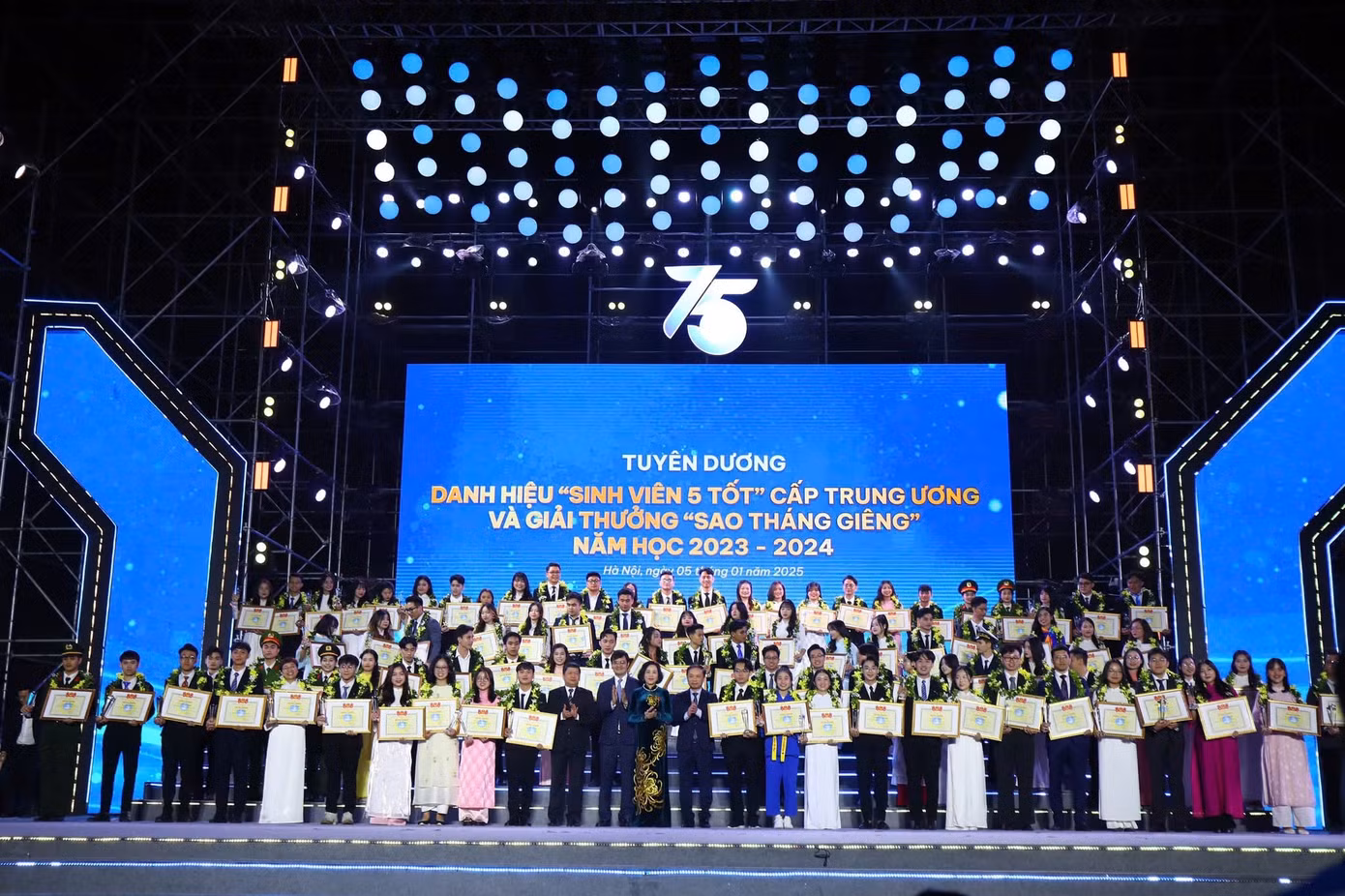 Trung ương năm học 2023-2024 tại Thành phố Hà Nội.