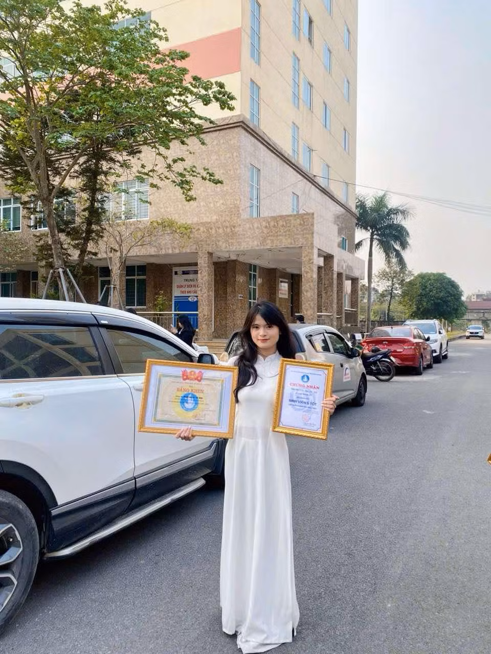 Trần Ngọc Tú Anh từng bước vượt qua khó khăn, đặt nền móng vững chắc cho những thành tựu của mình. Trần Ngọc Tú Anh từng bước vượt qua khó khăn, đặt nền móng vững chắc cho những thành tựu của mình.