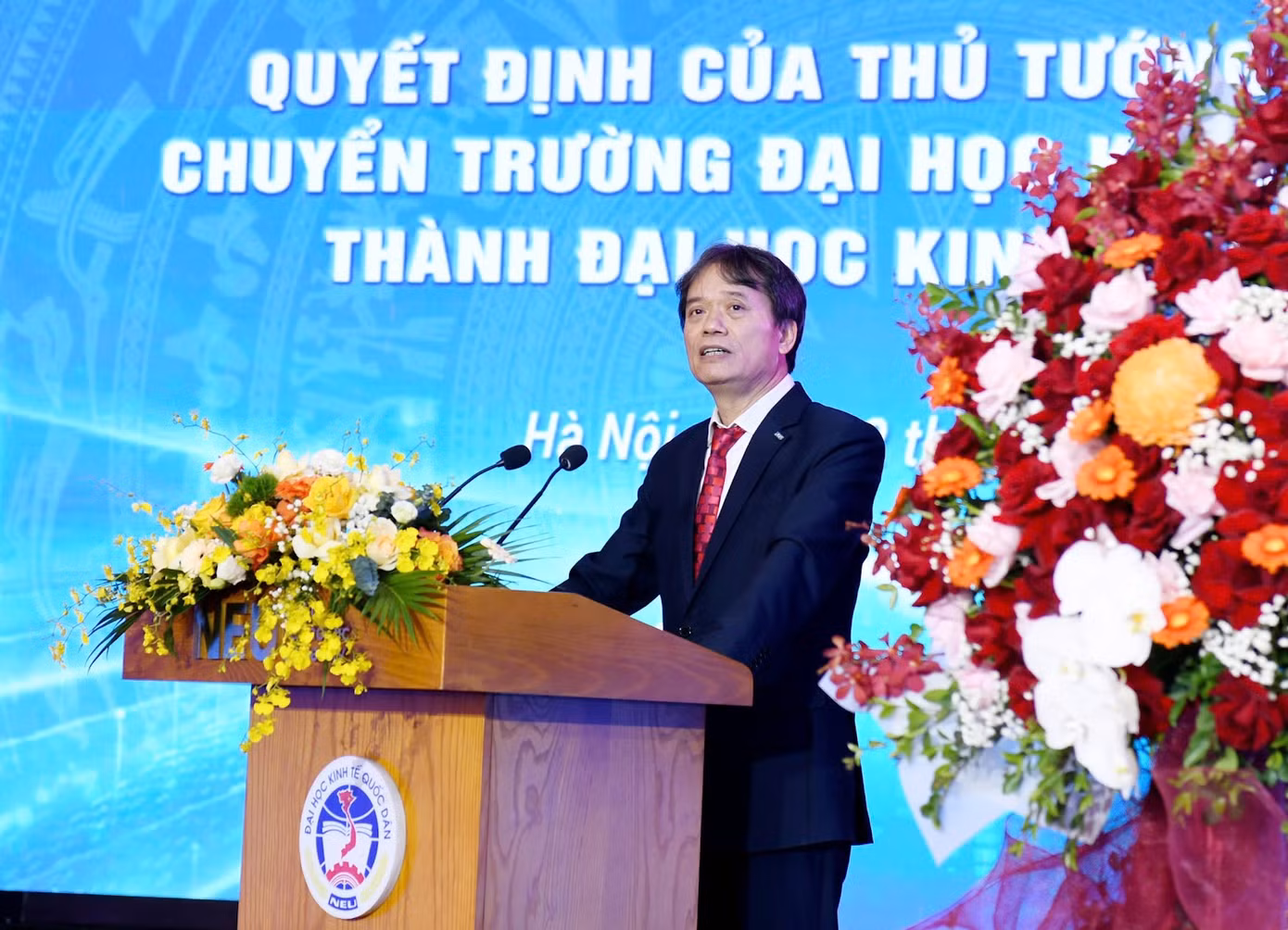 GS.TS Phạm Hồng Chương - Giám đốc Đại học Kinh tế Quốc dân phát biểu.