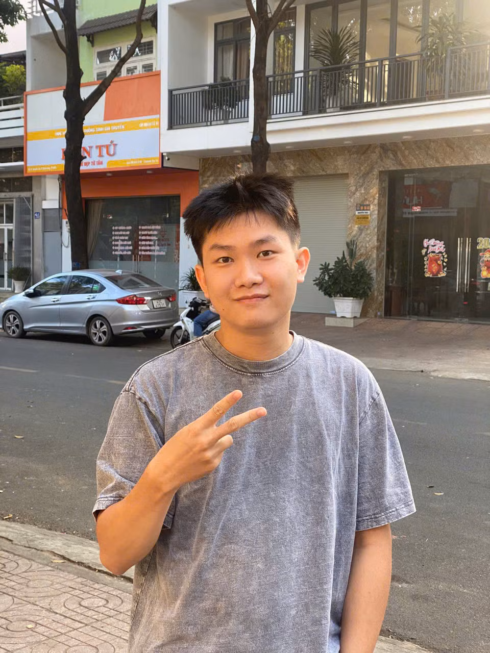 Vũ Quốc Anh (sinh năm 2003) là sinh viên Trường Đại học Swinburne Vietnam.
