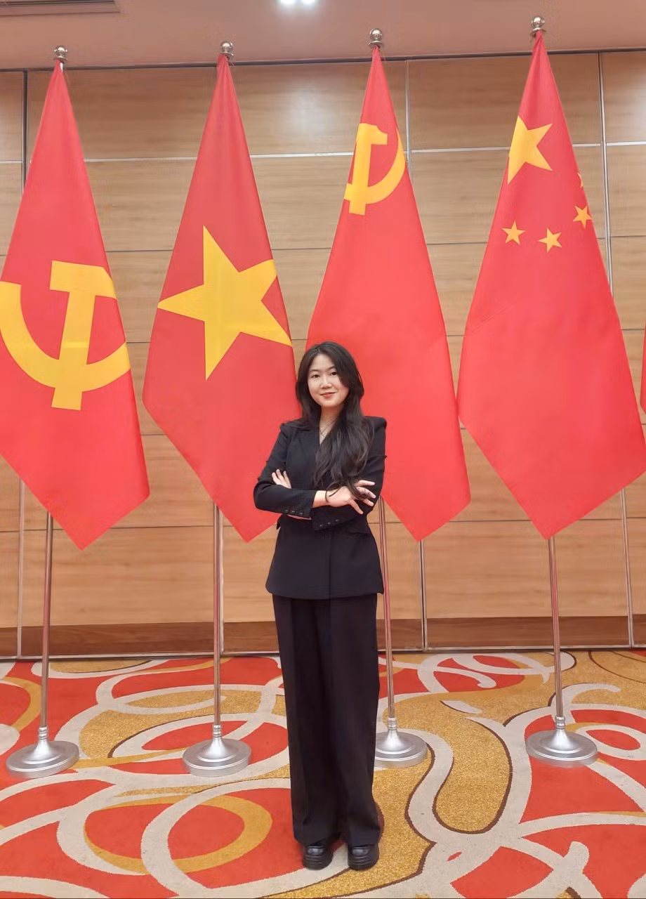 Ngọc Hoa tự hào đại diện cho thế hệ trẻ Việt Nam trước các đại biểu cấp cao của hai quốc gia.