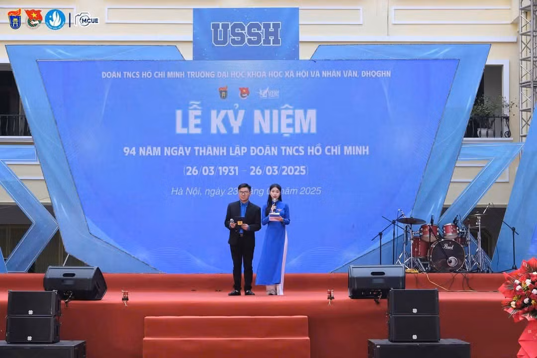 Khánh tham gia với vai trò là MC trong nhiều sự kiện.