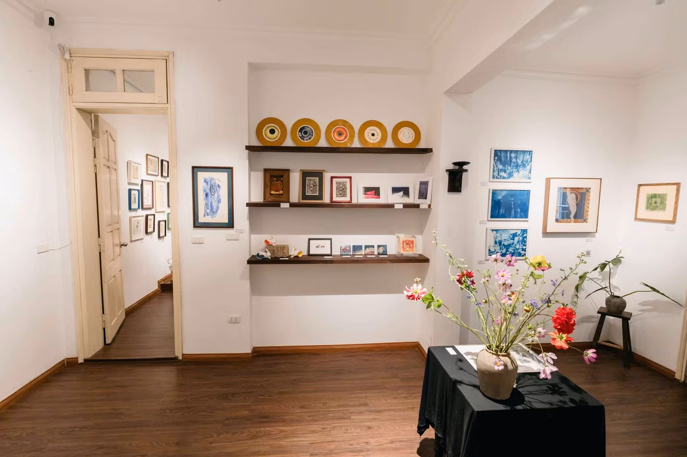 Không gian tại Hội chợ nghệ thuật “Trẩy Art”.