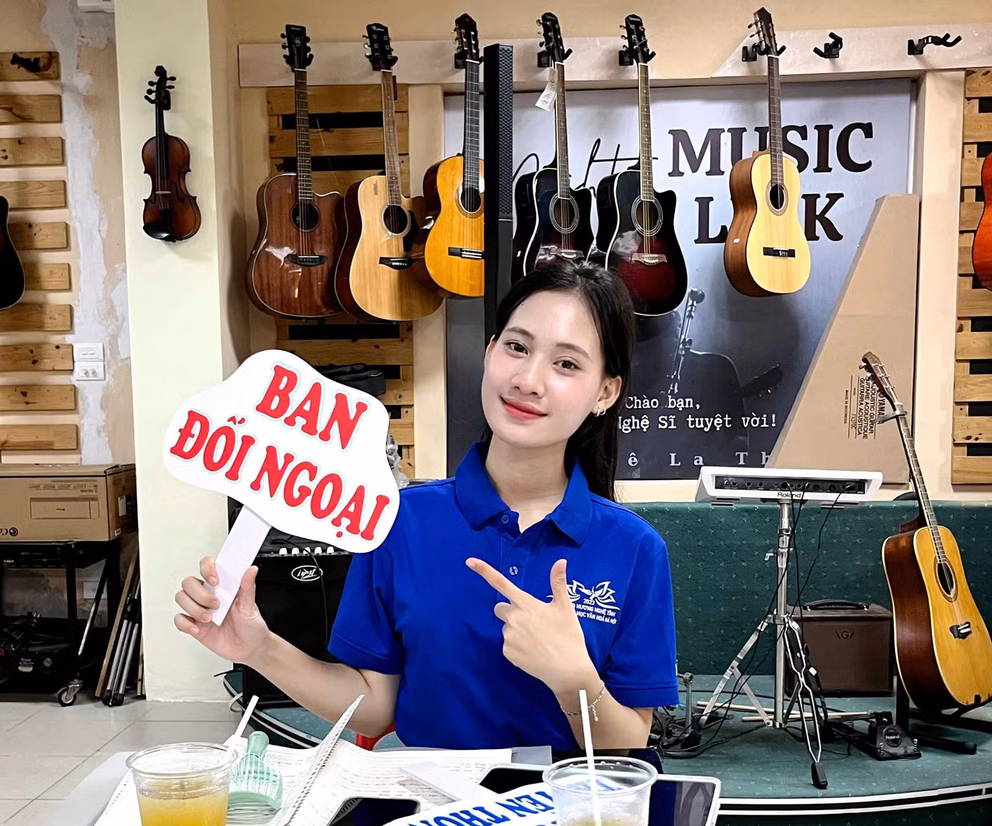 Linh hiện đang giữ vị trưởng ban Đối ngoại của Hội Đồng Hương Nghệ Tĩnh của trường Đại học Văn hóa Hà Nội.