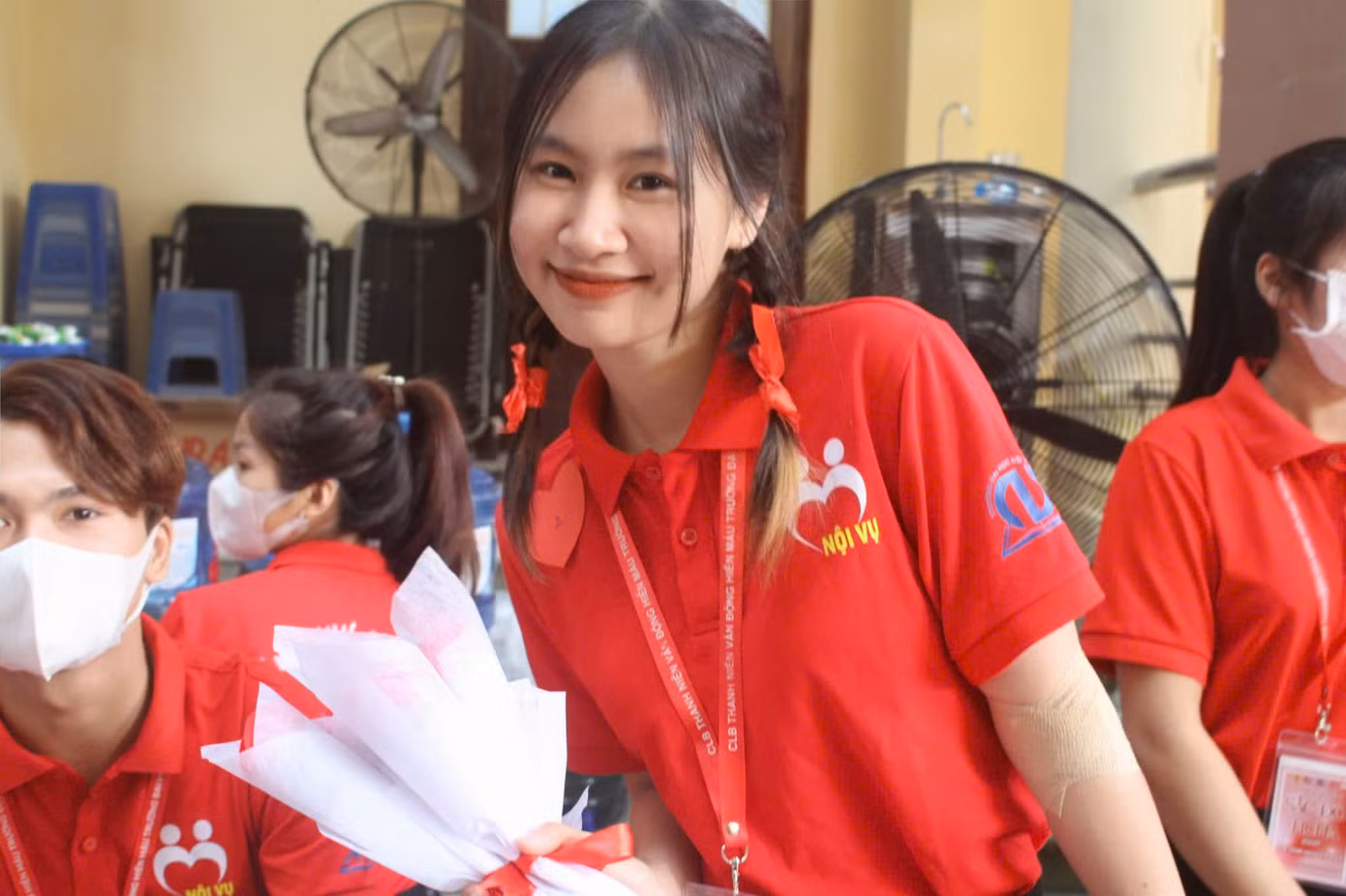 Huệ trong những ngày đầu tham gia CLB, bắt đầu chặng đường lan tỏa yêu thương từ những điều giản dị nhất.