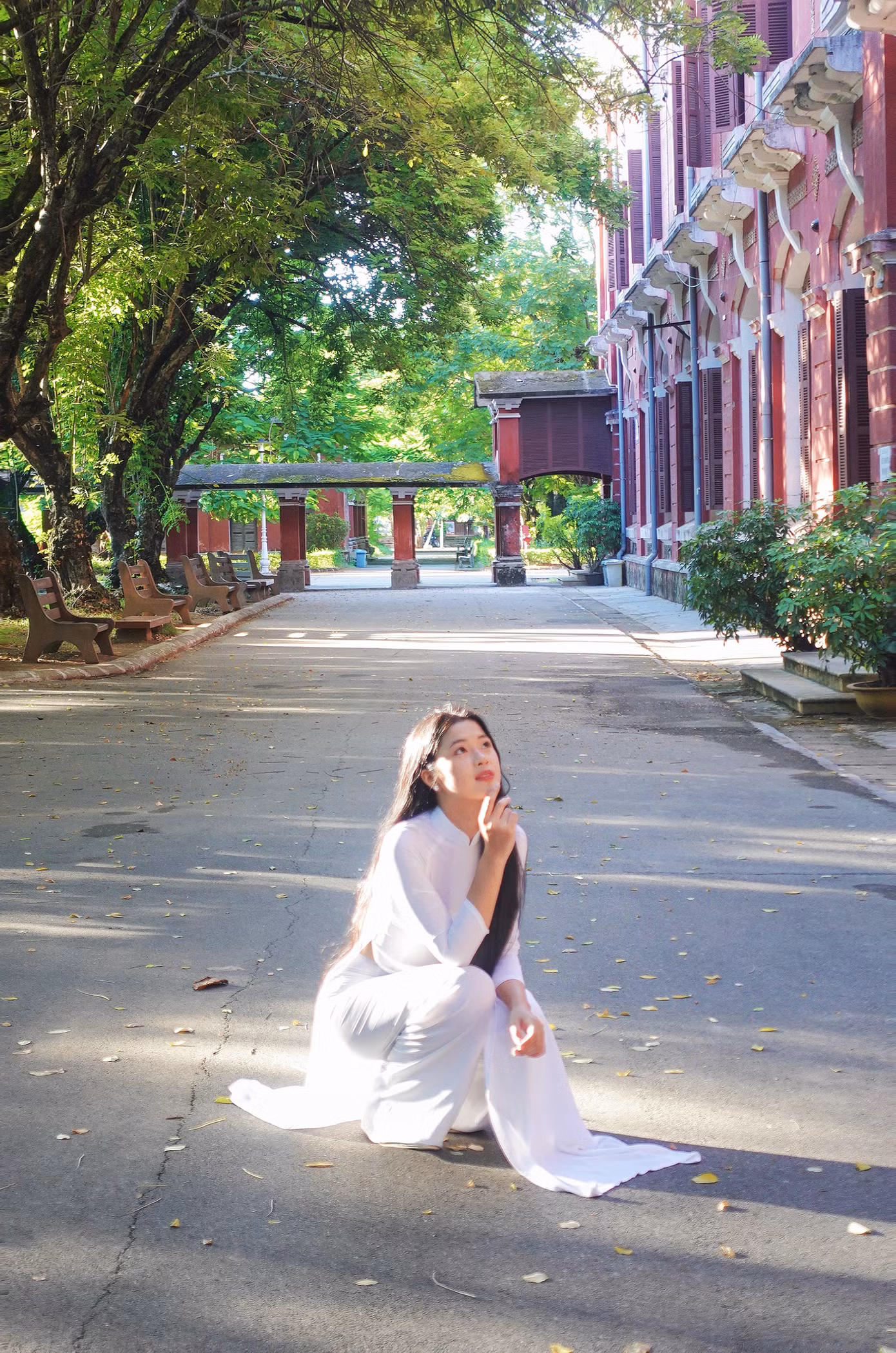 "Một ngày nào đó, mình sẽ trở lại Huế" – Hà Phương lặng lẽ ghi dấu một lời hứa với mảnh đất đã níu giữ tâm hồn cô.