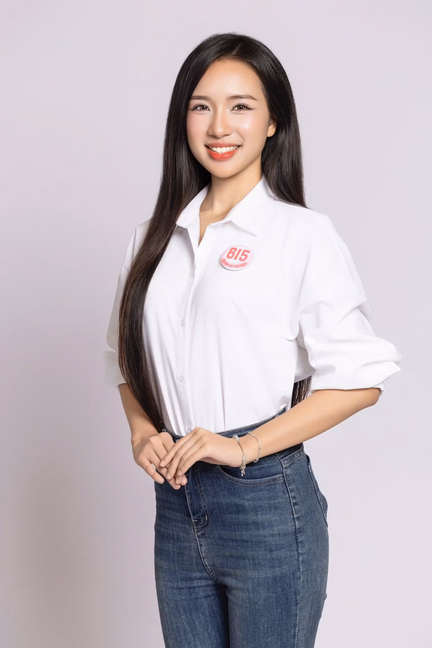 Giang Thanh sở hữu chiều cao 172cm, cùng số đo 82-64-93.