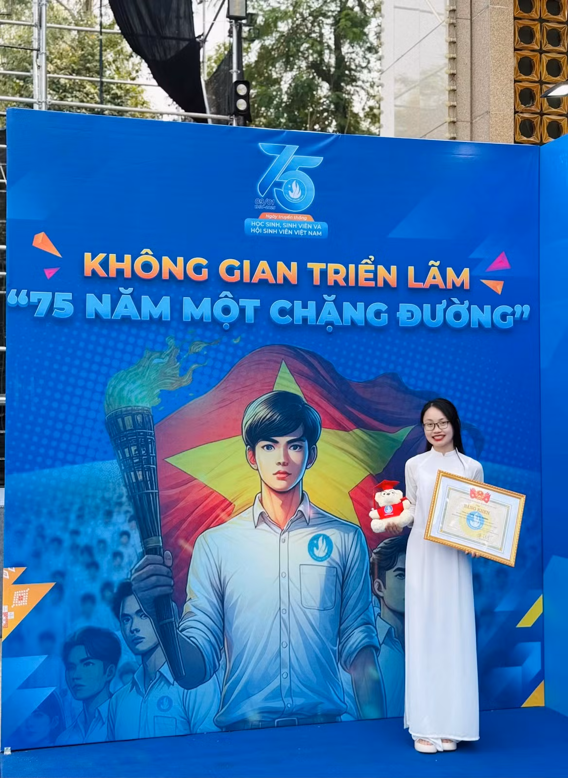 Trang Nhung và hành trình dài đến với danh hiệu Sinh viên 5 tốt cấp Trung ương. Trang Nhung và hành trình dài đến với danh hiệu Sinh viên 5 tốt cấp Trung ương.