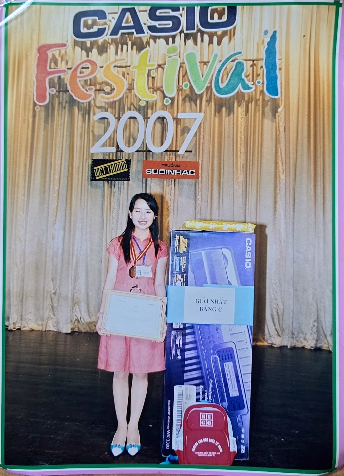 Phương Thảo giành Huy chương Vàng bảng C năm 2007 tại "Liên hoan Casio Festival".