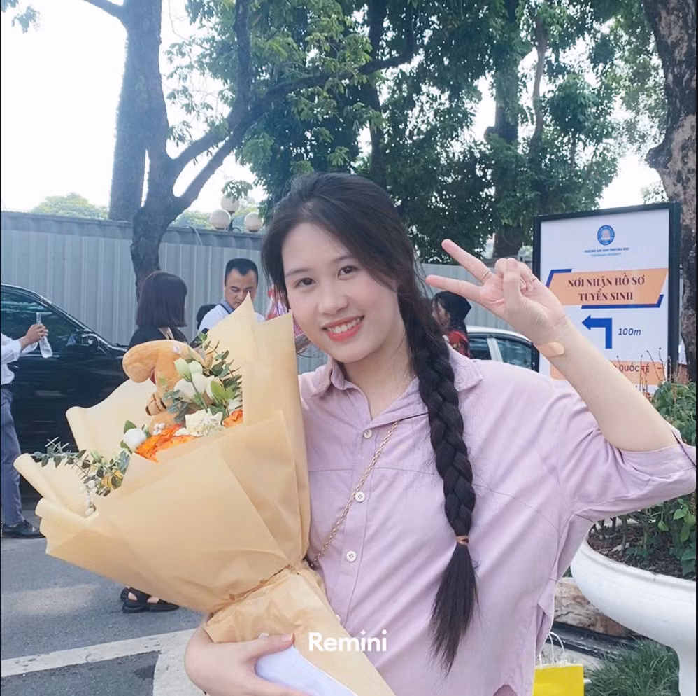“Động lực giúp mình luôn cố gắng hoàn thành tốt công việc dù là ngày thường hay ngày lễ là vì trách nhiệm với chính doanh nghiệp cũng như công việc mà mình đã chọn. Bên cạnh đó thì chế độ lương thưởng ngày lễ cũng khá hấp dẫn”, cô chia sẻ thêm.