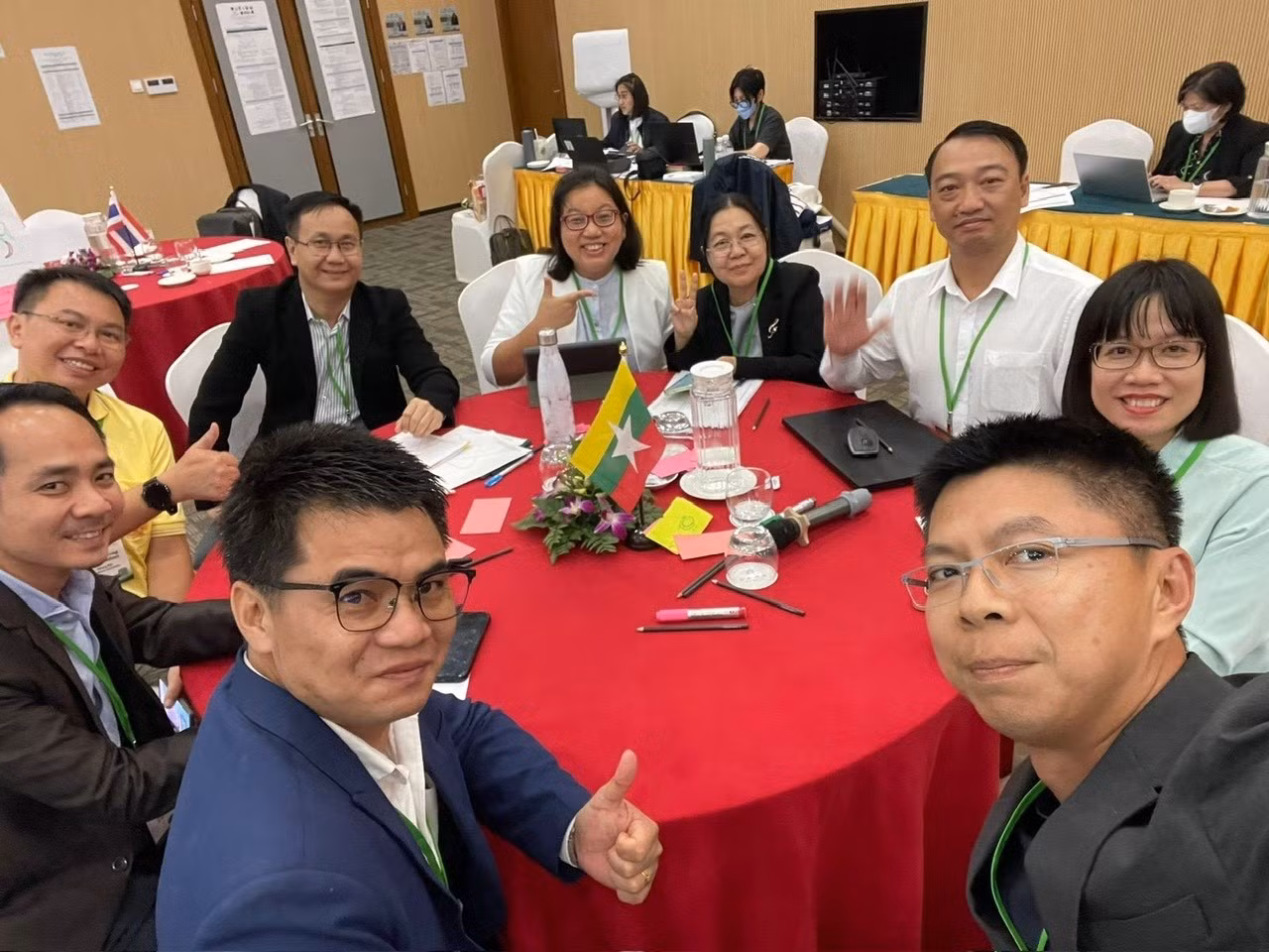 Tham gia thảo luận trong Diễn đàn Khu vực về Sản xuất nông nghiệp bền vững tại Campuchia. Tham gia thảo luận trong Diễn đàn Khu vực về Sản xuất nông nghiệp bền vững tại Campuchia.