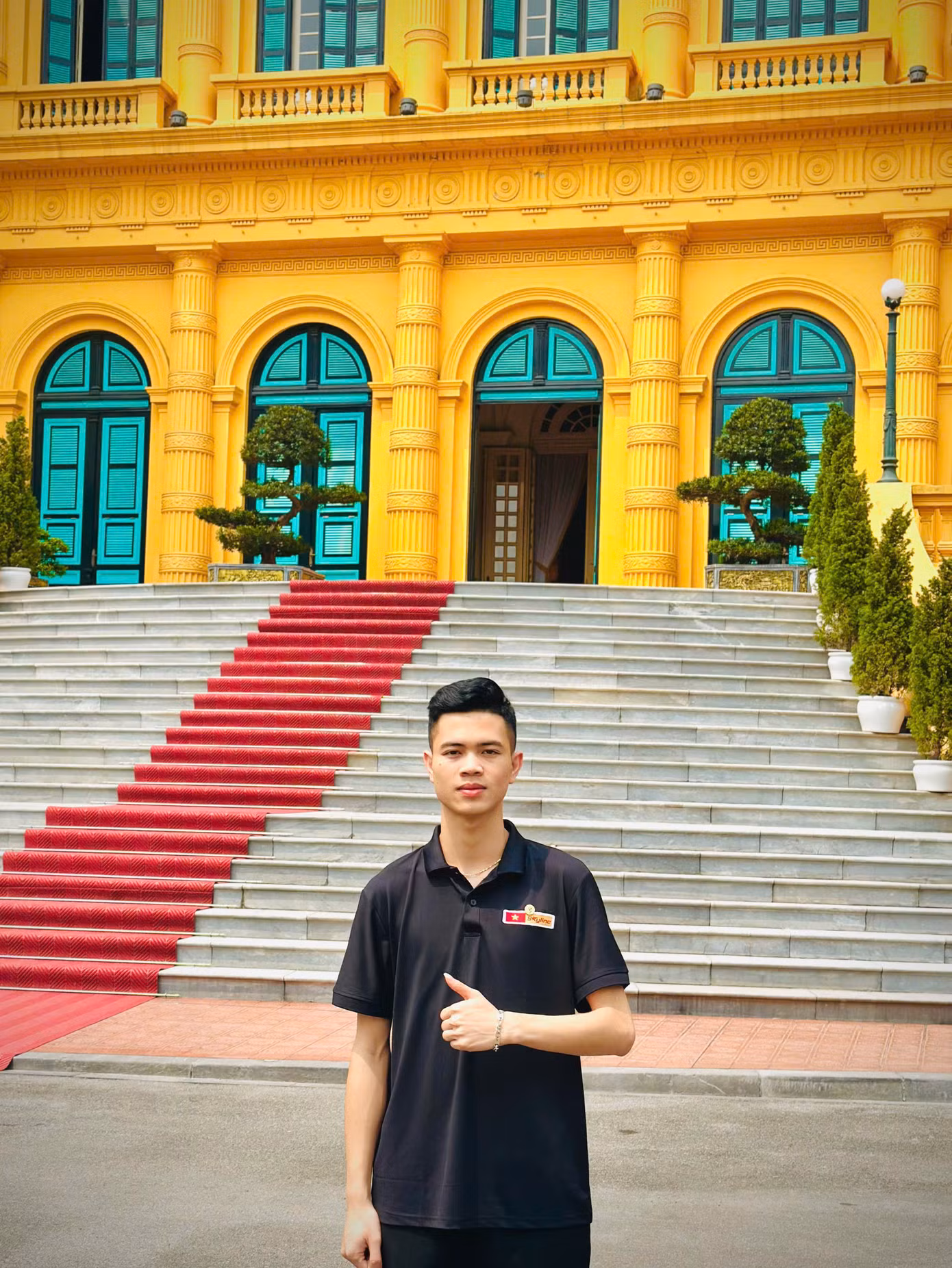 Khuất Văn Hoàng (2003, Thạch Thất, Hà Nội) với sứ mệnh phục dựng di ảnh liệt sĩ, thắp sáng ký ức và tri ân những anh hùng đã hy sinh. Khuất Văn Hoàng (2003, Thạch Thất, Hà Nội) với sứ mệnh phục dựng di ảnh liệt sĩ, thắp sáng ký ức và tri ân những anh hùng đã hy sinh.