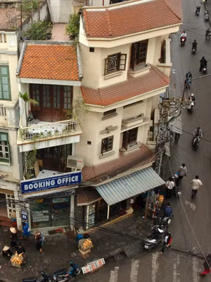 Nhà siêu mỏng, siêu méo ở Hà Nội. Ảnh: ngọc châu