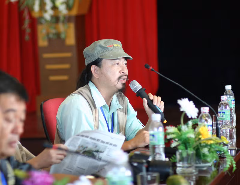 Nhiều đại biểu đặt câu hỏi trong chương trình