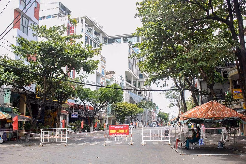 Khu vực xung quanh quán bar NEW Phương Đông hiện đang được phong tỏa với thời gian 21 ngày. (Ảnh: danang.gov.vn)
