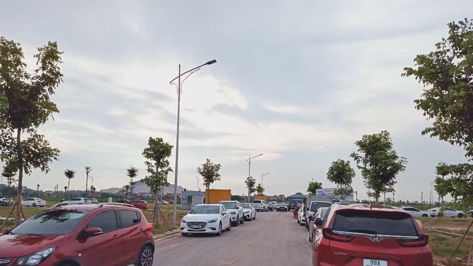 Đất đấu giá Bắc Giang có xu hướng "nóng" trở lại. Đất đấu giá Bắc Giang có xu hướng "nóng" trở lại.