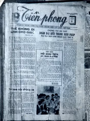 Ảnh chụp trang 1 số 1 báo Tiến Phong, 16/11/1953