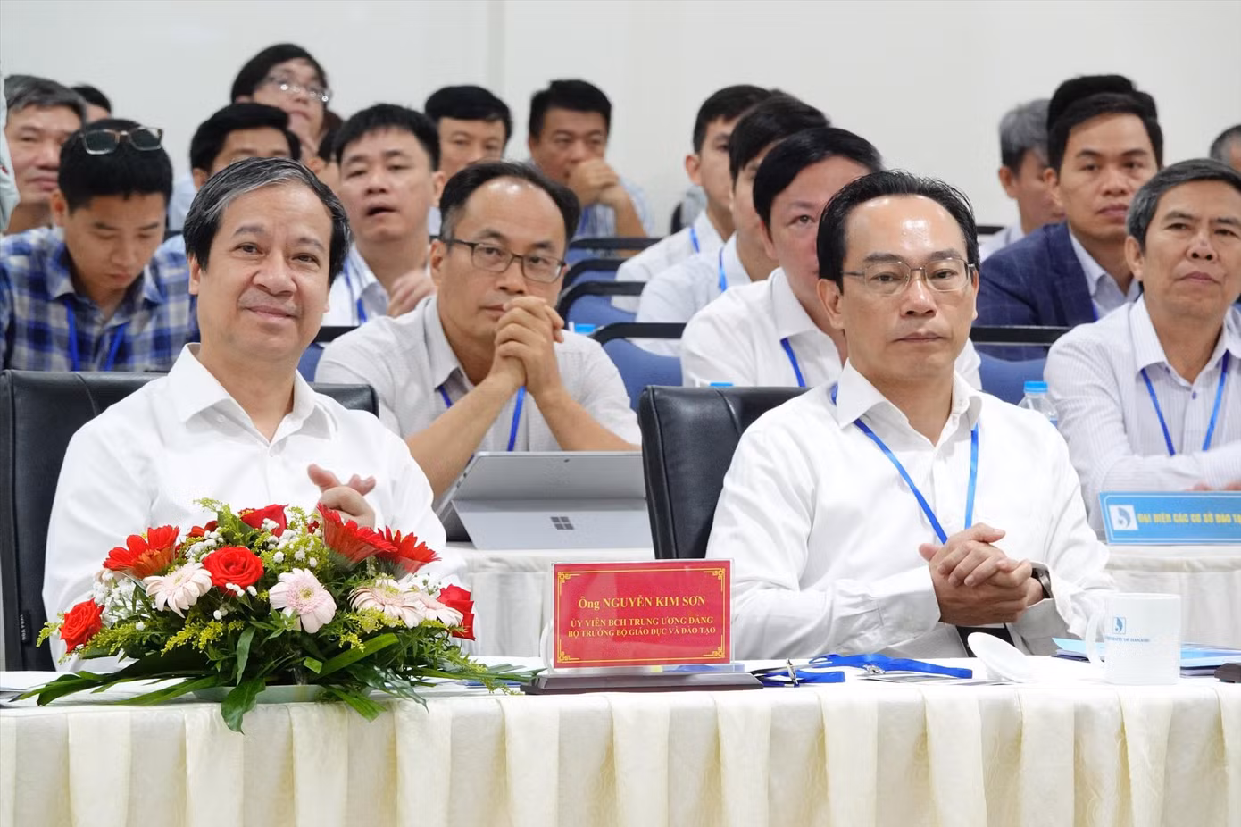 Bộ trưởng Bộ GD&ĐT Nguyễn Kim Sơn (bên trái) cùng Thứ trưởng Bộ GD&ĐT Hoàng Minh Sơn dự hội thảo. Ảnh: Nghiêm Huê Bộ trưởng Bộ GD&ĐT Nguyễn Kim Sơn (bên trái) cùng Thứ trưởng Bộ GD&ĐT Hoàng Minh Sơn dự hội thảo. Ảnh: Nghiêm Huê