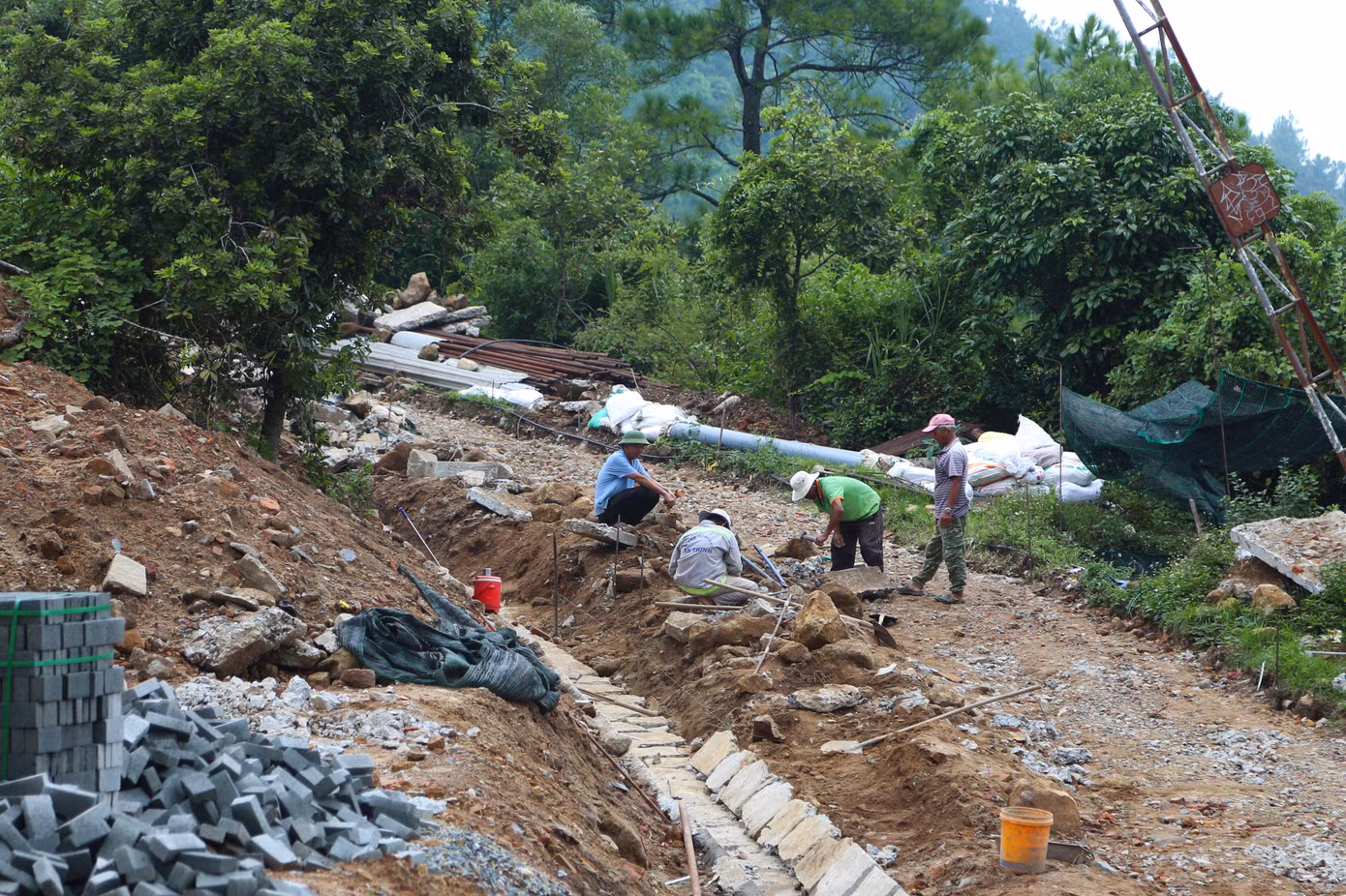 Hiện, dự án hoàn thành khoảng 95% tiến độ. Các công nhân đang tích cực hoàn thiện hệ thống đường dẫn xung quanh thành lũy. Đơn vị thi công cũng đang chờ các trụ điện nằm trong di tích được di dời để nhanh chóng hoàn thành việc trùng tu.
