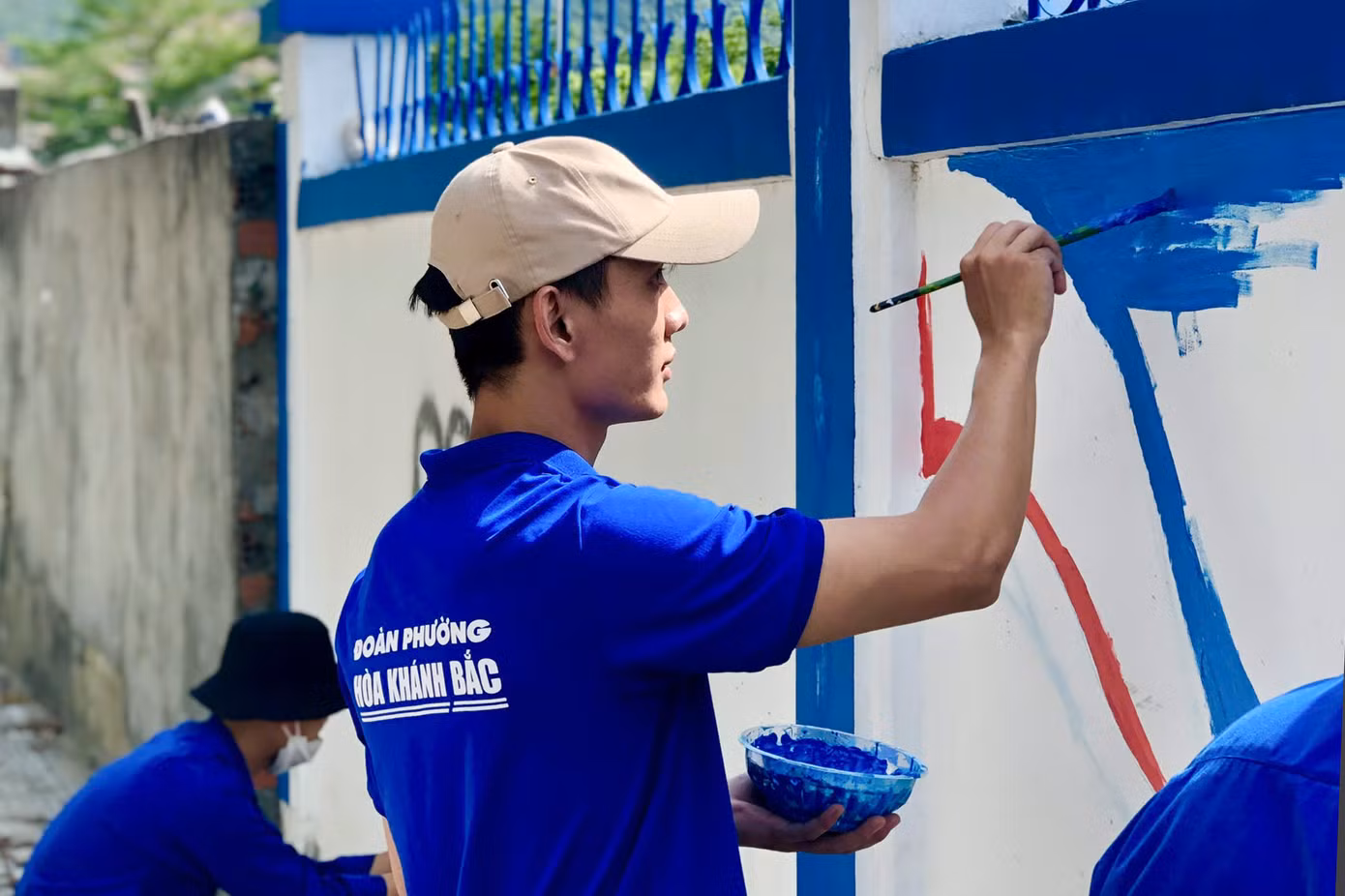 Đội hình Thanh niên phản ứng nhanh do anh Nhật thành lập luôn xung kích trong các tình huống khẩn cấp như dịch bệnh, thiên tai... Đội hình Thanh niên phản ứng nhanh do anh Nhật thành lập luôn xung kích trong các tình huống khẩn cấp như dịch bệnh, thiên tai...