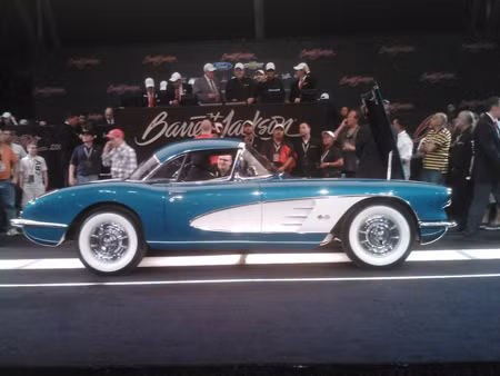 Một chiếc Chevrolet Corvette sản xuất năm 1958. Một chiếc Chevrolet Corvette sản xuất năm 1958