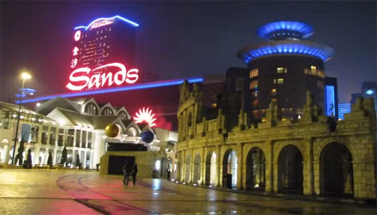 Sòng bạc Sands Macao mở cửa vào năm 2004 và thu hồi 265 triệu chi phí xây dựng chỉ trong vòng có 1 năm.