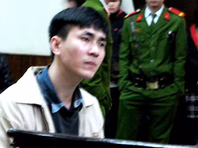 Gương mặt nhạt nhòa nước mắt