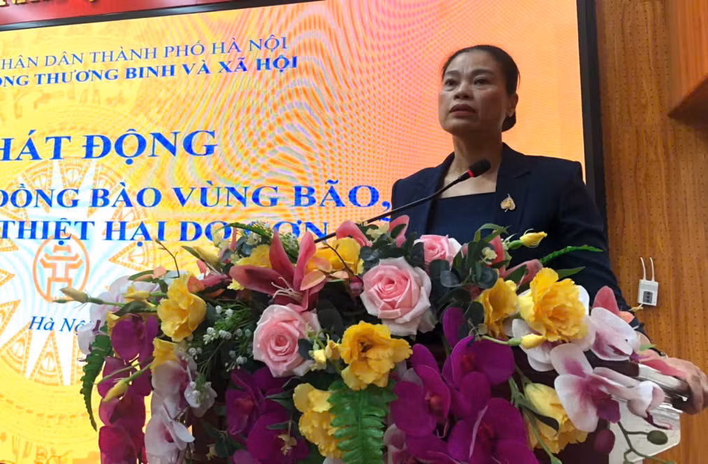 Giám đốc Sở LĐ-TB-XH Bạch Liên Hương kêu gọi quyên góp hỗ trợ đồng bào các tỉnh phía Bắc trong đợt mưa lũ lịch sử.
