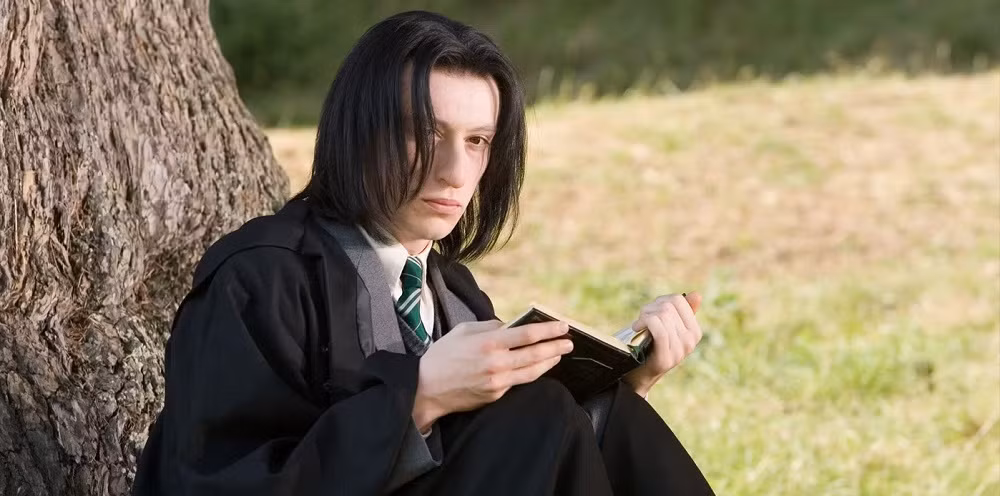 Severus Snape thời trẻ trong Harry Potter bản cũ. Severus Snape thời trẻ trong Harry Potter bản cũ.