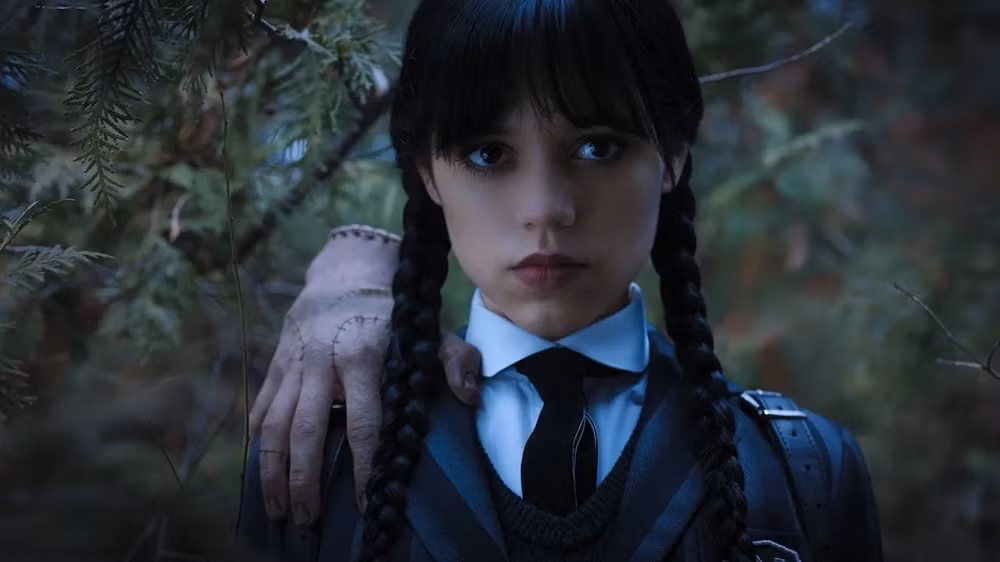 Jenna Ortega thủ vai chính Wednesday Addams trong Wednesday.