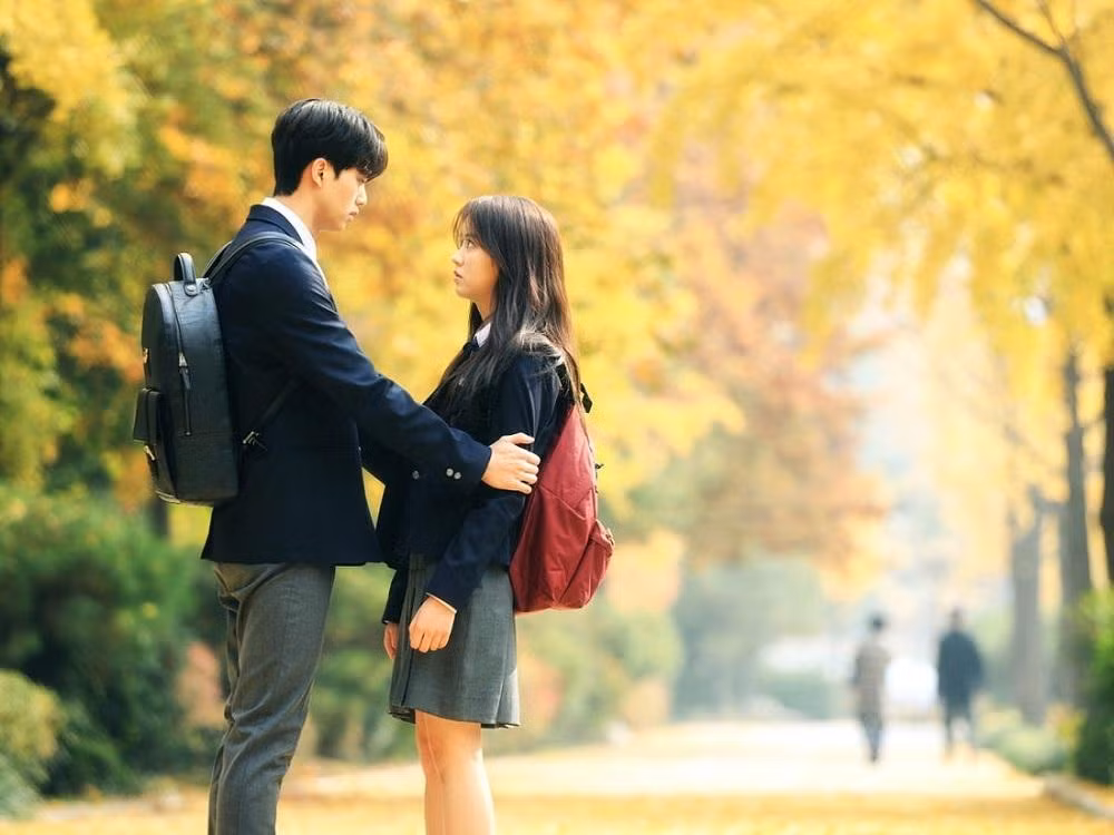 Định mệnh sắp đặt cho chúng tôi câu chuyện mới. (Ảnh minh họa: Phim "Love Alarm") Định mệnh sắp đặt cho chúng tôi câu chuyện mới. (Ảnh minh họa: Phim "Love Alarm")