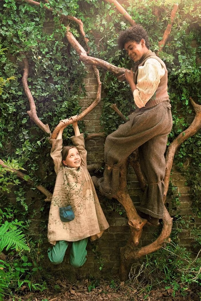 Và rồi một cậu bạn đã ném cho tôi một viên kẹo. (Minh họa: Phim "Secret Garden")