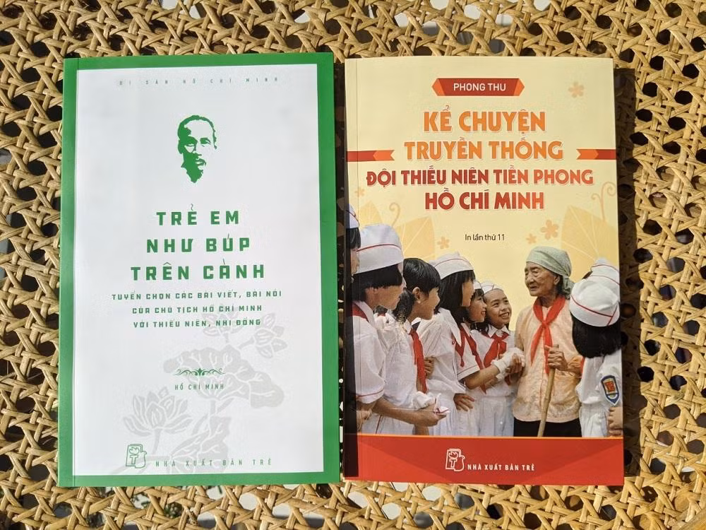 Hai tựa sách nhân kỷ niệm 80 năm ngày thành lập Đội TNTP Hồ Chí Minh. (Ảnh: NXB Trẻ)