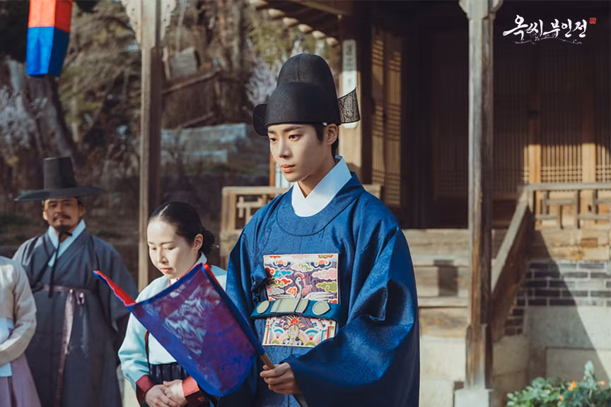 Trong Chuyện Nàng Ok, Choo Young Woo còn diễn vai Seong Yun Gyeom.