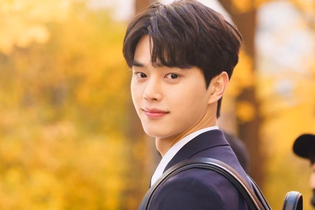 Tôi đem lòng thích một người, thầm lặng như nước, lặng lẽ như hoa tường vi. (Minh họa: Phim Love Alarm) Tôi đem lòng thích một người, thầm lặng như nước, lặng lẽ như hoa tường vi. (Minh họa: Phim Love Alarm)