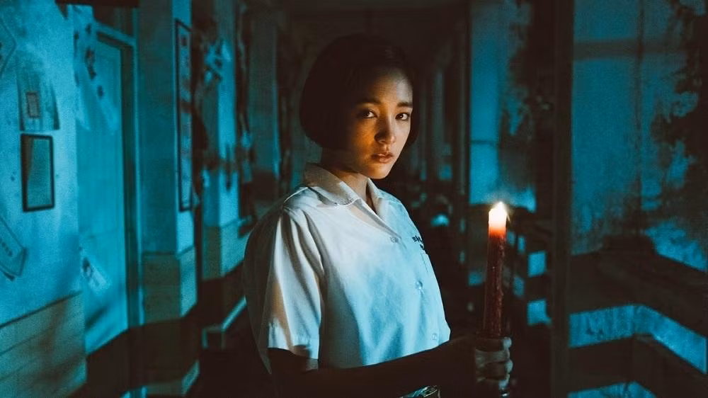 Vương Tịnh trong Detention.