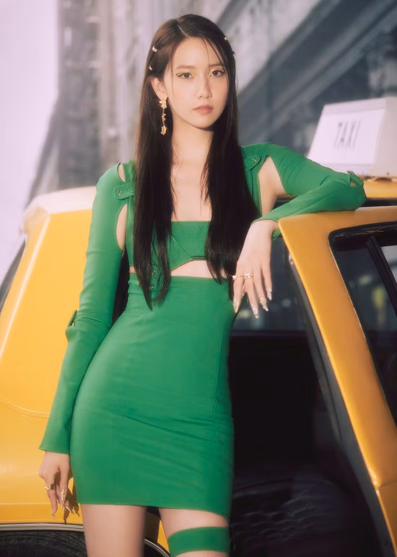 Comeback cùng SNSD với FOREVER 1.